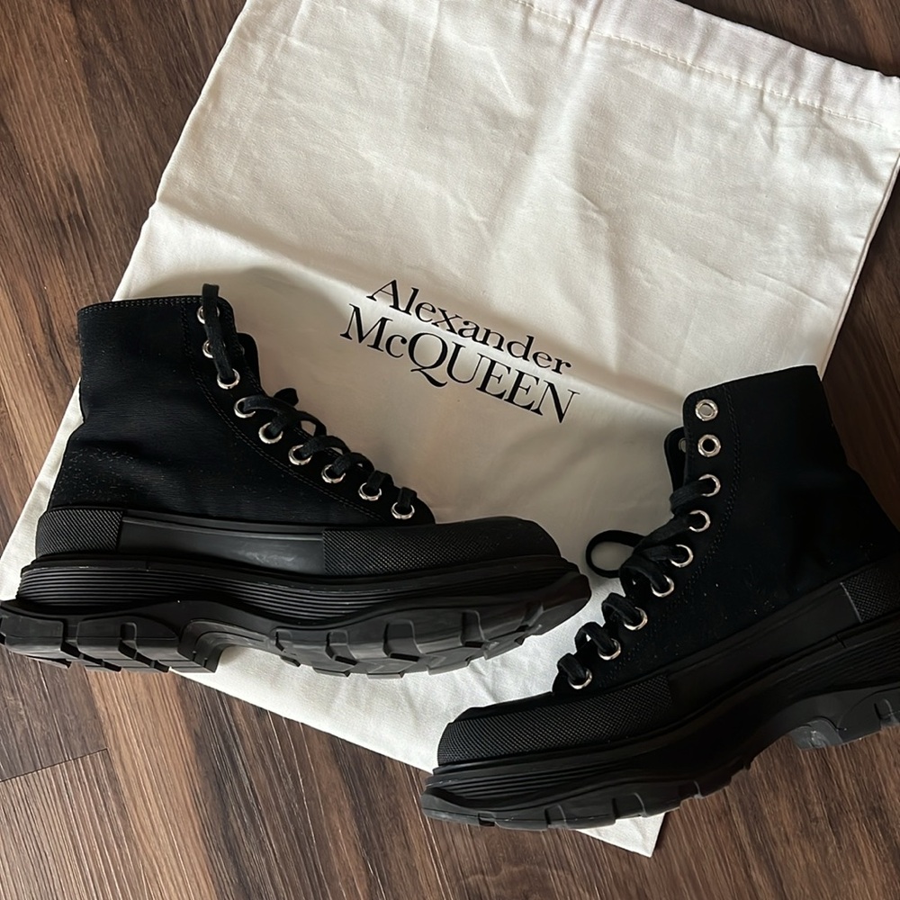 Alexander McQueen Black Tread Slick Boots